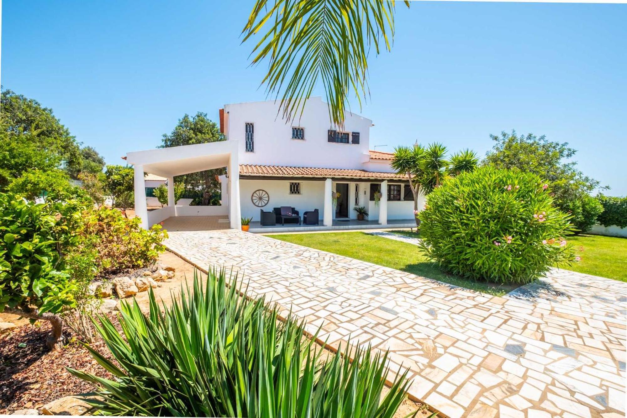 Patroves Ranch - Private Pool & Sea Views Holiday home *